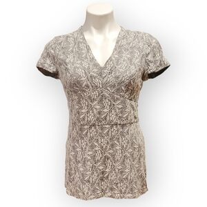 Banana Republic Womens Size 8 Gray and White Embroidered Blouse